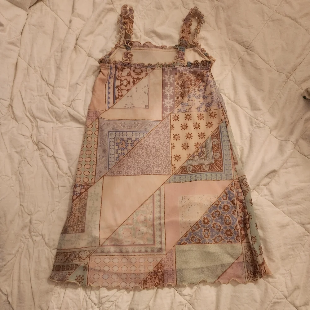 3 pieces size 6-7 2 Zara pants and art class dress